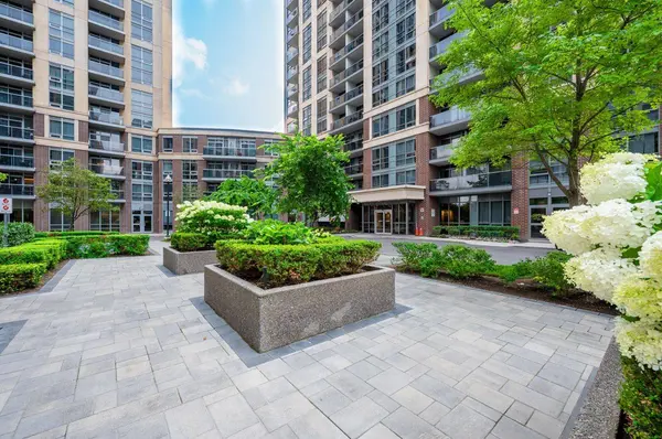 1 Michael Power PL, Toronto W08, ON M9A 0A1