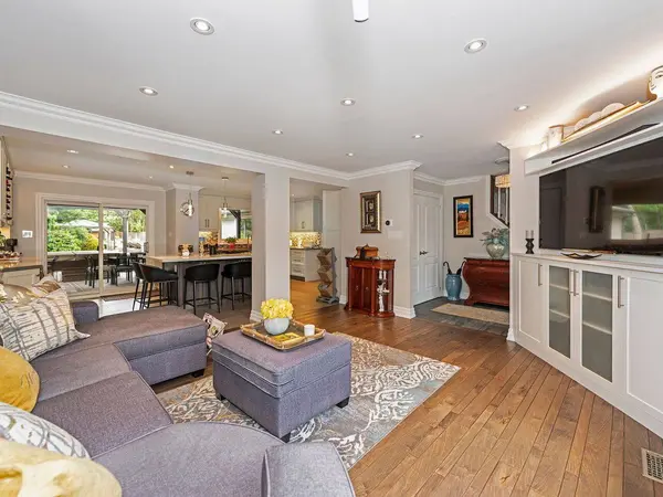 493 Tipperton CRES, Oakville, ON L6L 5E1