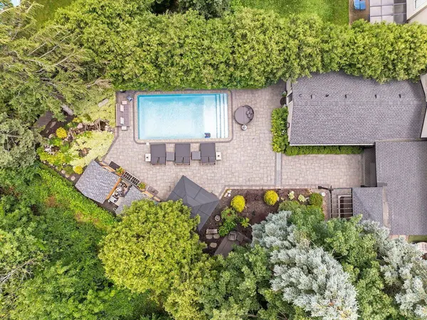 493 Tipperton CRES, Oakville, ON L6L 5E1