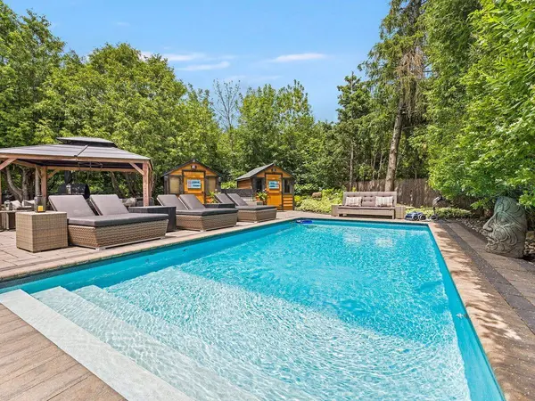 493 Tipperton CRES, Oakville, ON L6L 5E1