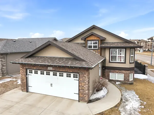 102 Whalley Cres, Saskatoon, SK S7T 0H9