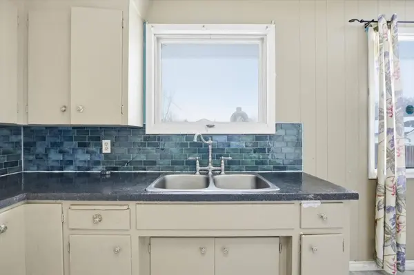 337 Avenue Y S, Saskatoon, SK S7M 3J6