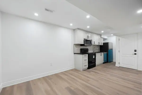 140 Springvalley CRES #Lower, Hamilton, ON L9C 0B4