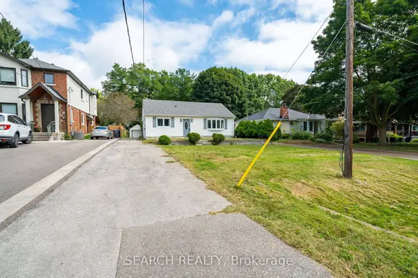1079 Deta RD, Mississauga, ON L5E 2R6