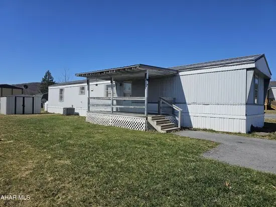137 Cambridge Dr, Duncansville, PA 16635-8509