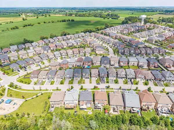 20 Manor Forest RD, East Gwillimbury, ON L0G 1M0