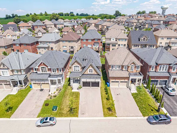 20 Manor Forest RD, East Gwillimbury, ON L0G 1M0