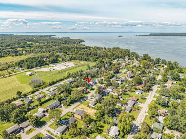 36 Blue Jay BLVD, Georgina, ON L0E 1N0