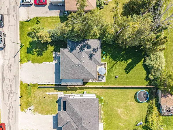 36 Blue Jay BLVD, Georgina, ON L0E 1N0