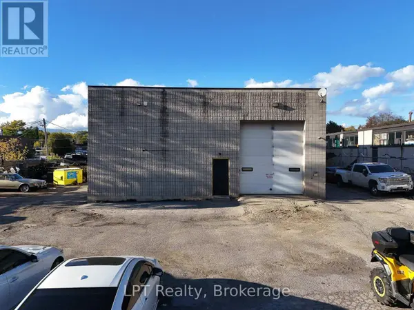 7 Harlech CT #2, Markham, ON L3T6L5