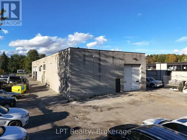 7 Harlech CT #2, Markham, ON L3T6L5