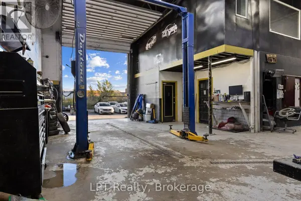 7 Harlech CT #2, Markham, ON L3T6L5