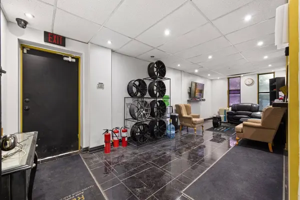 7 Harlech CT #2, Markham, ON L3T 6L5
