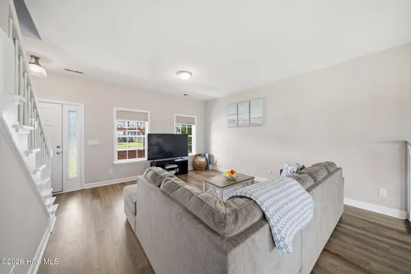 400 Brunswick DR, Jacksonville, NC 28546