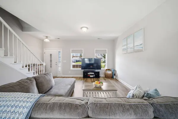 400 Brunswick DR, Jacksonville, NC 28546