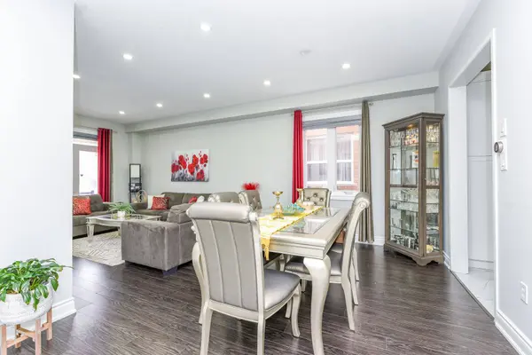 7 Chapparal DR, Brampton, ON L6R 3C5