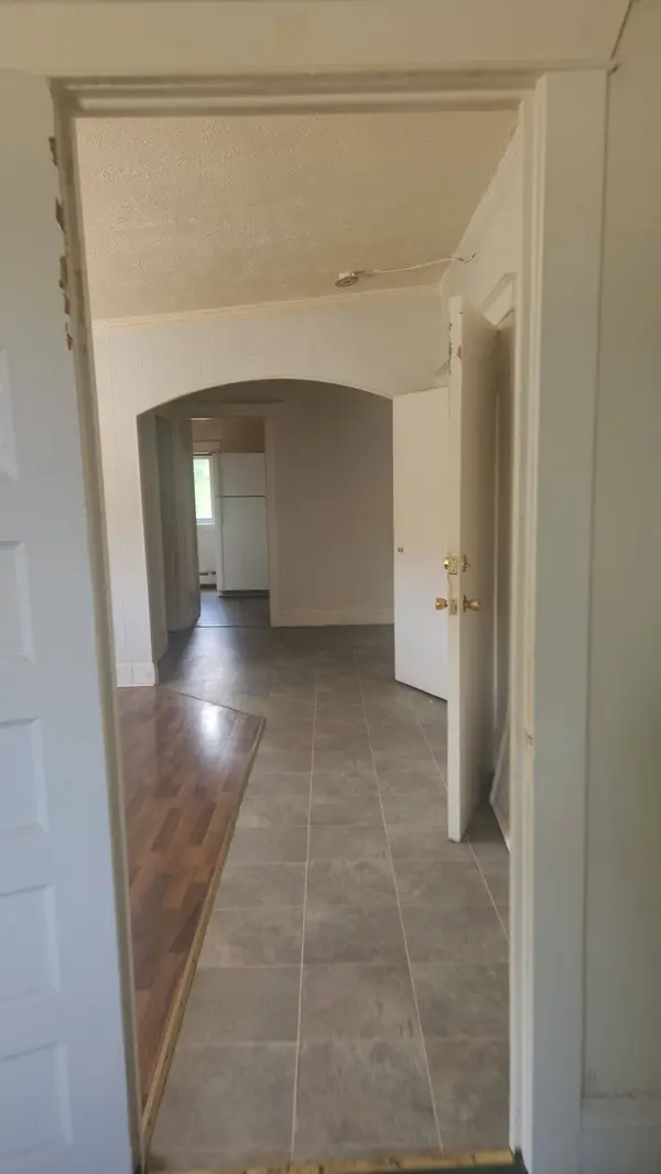 42 Riverside DR, Welland, ON L3C 5E2