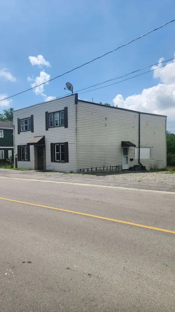 42 Riverside DR, Welland, ON L3C 5E2