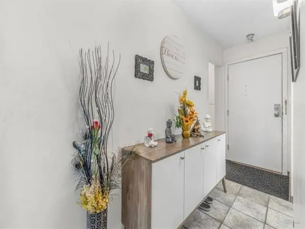13530 Hilton RD #304, Surrey, BC V3R 5J4