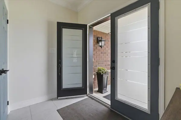 71 Laprade SQ, Clarington, ON L1C 0C9