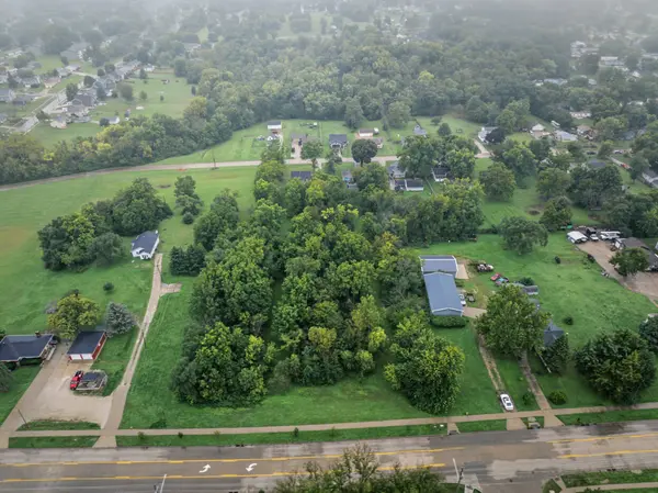 401 E Mckinley Avenue, Des Moines, IA 50315
