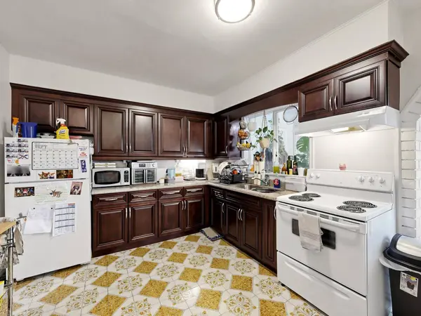 303 Oakwood AVE, Toronto C03, ON M6E 2V3