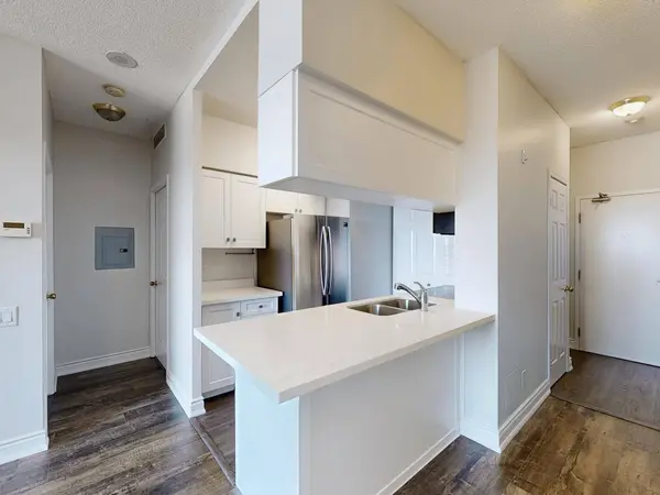 8 Hillcrest AVE #503, Toronto C14, ON M2N 3N5