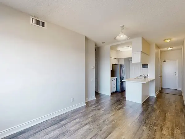 8 Hillcrest AVE #503, Toronto C14, ON M2N 3N5