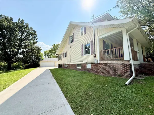 1431 E Vine Street, Des Moines, IA 50316