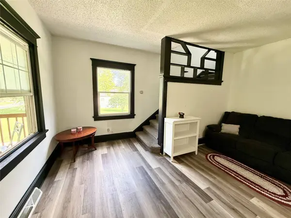 1431 E Vine Street, Des Moines, IA 50316