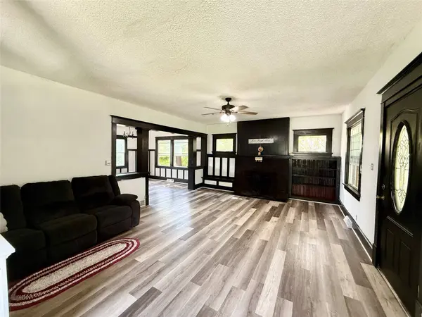 1431 E Vine Street, Des Moines, IA 50316