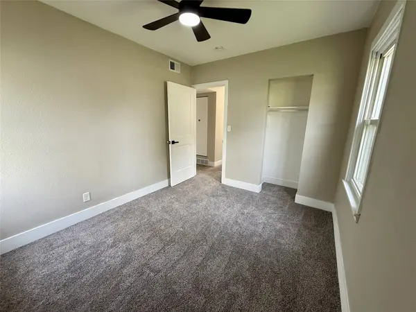 3001 Cleveland Avenue, Des Moines, IA 50317