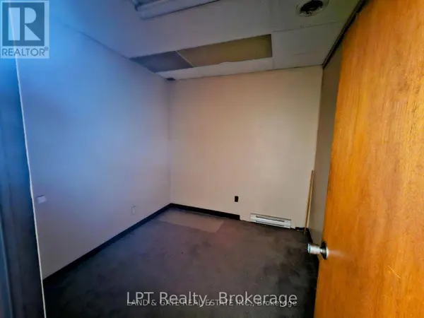 74 Simcoe ST South #101, Oshawa (central), ON L1H4G6