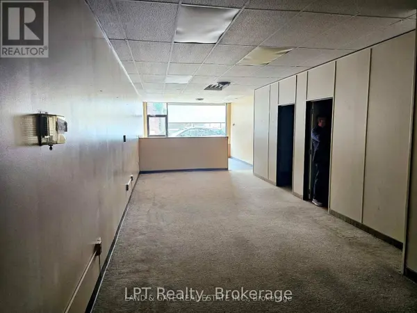 74 Simcoe ST South #101, Oshawa (central), ON L1H4G6