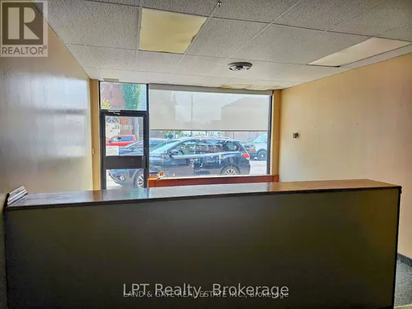 74 Simcoe ST South #101, Oshawa (central), ON L1H4G6