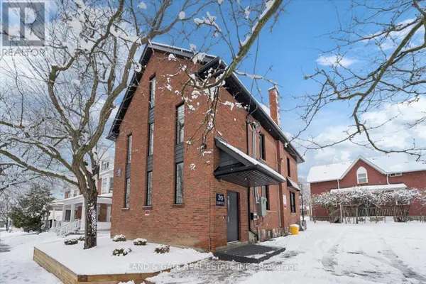 20 ELGIN STREET E, Oshawa (o'neill), ON L1G1S8