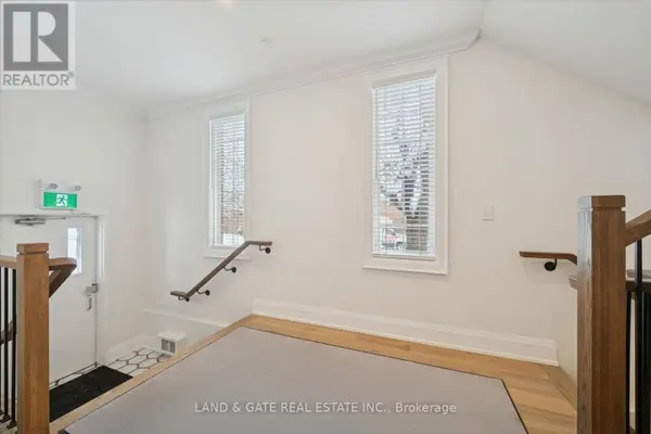 20 ELGIN STREET E, Oshawa (o'neill), ON L1G1S8