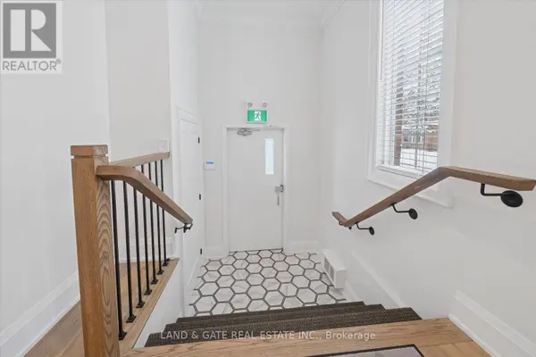 20 ELGIN STREET E, Oshawa (o'neill), ON L1G1S8