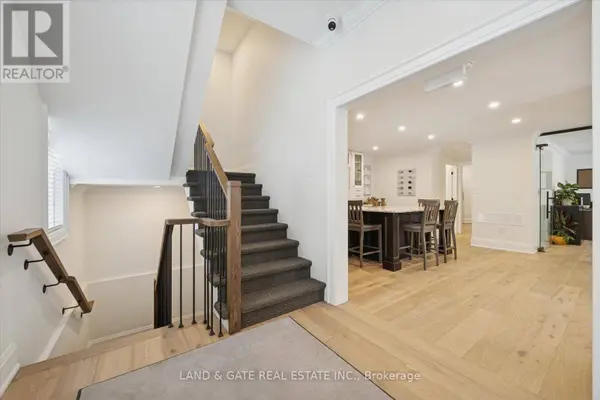 20 ELGIN STREET E, Oshawa (o'neill), ON L1G1S8