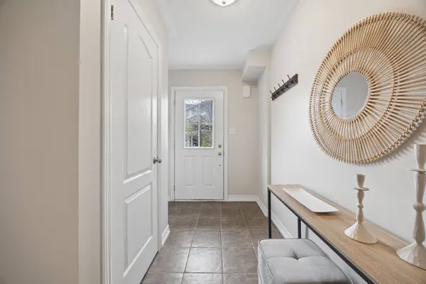 14 Katerson LN, Clarington, ON L1E 0E9