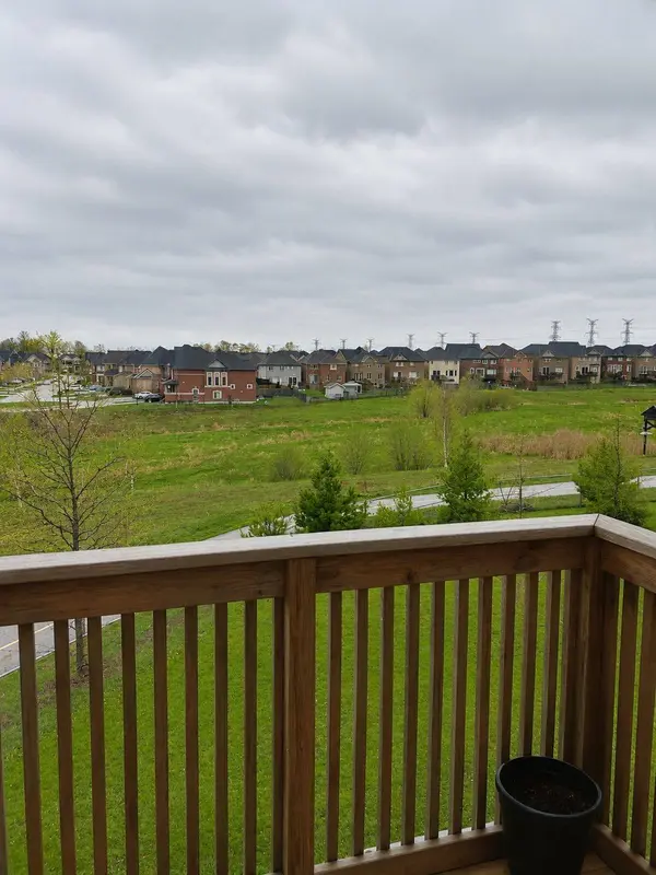 2488 Bromus PATH, Oshawa, ON L1L 0K7