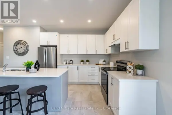 127 GIBBONS STREET, Oshawa (mclaughlin), ON L1J4Y1