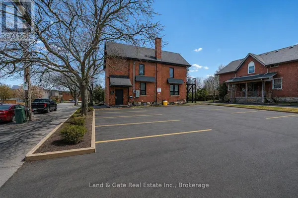 20 ELGIN STREET E, Oshawa (o'neill), ON L1G1S8