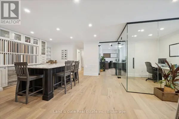 20 ELGIN STREET E, Oshawa (o'neill), ON L1G1S8