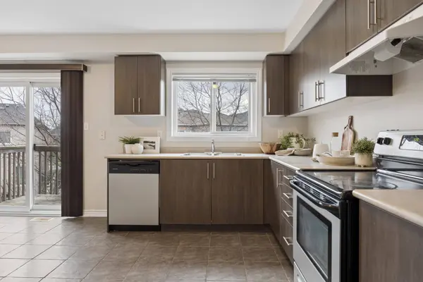 14 Katerson LN, Clarington, ON L1E 0E9