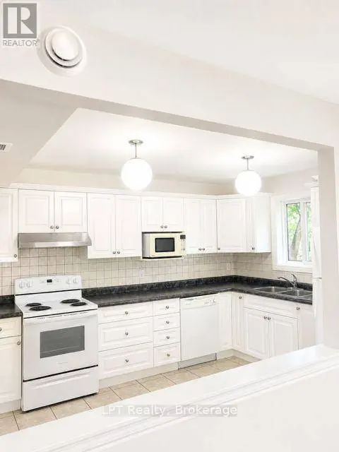 208 Centre ST South #201, Oshawa (central), ON L1H4A9