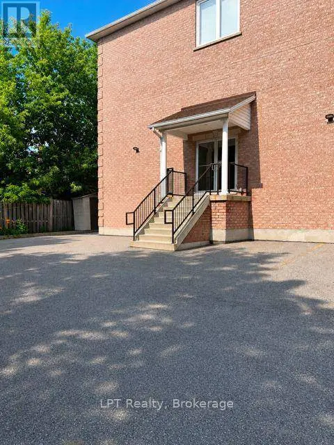 208 Centre ST South #201, Oshawa (central), ON L1H4A9