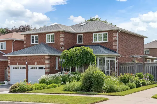 1 Mayfield CRES, Whitby, ON L1N 8P3