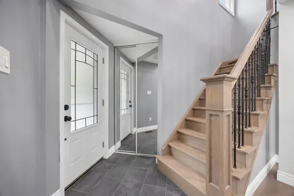 178 Sandringham DR, Clarington, ON L1E 2A5