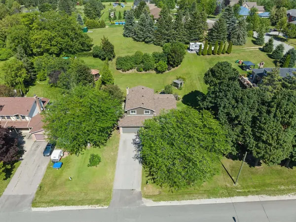 34 Oxtoby LN, Uxbridge, ON L0C 1C0